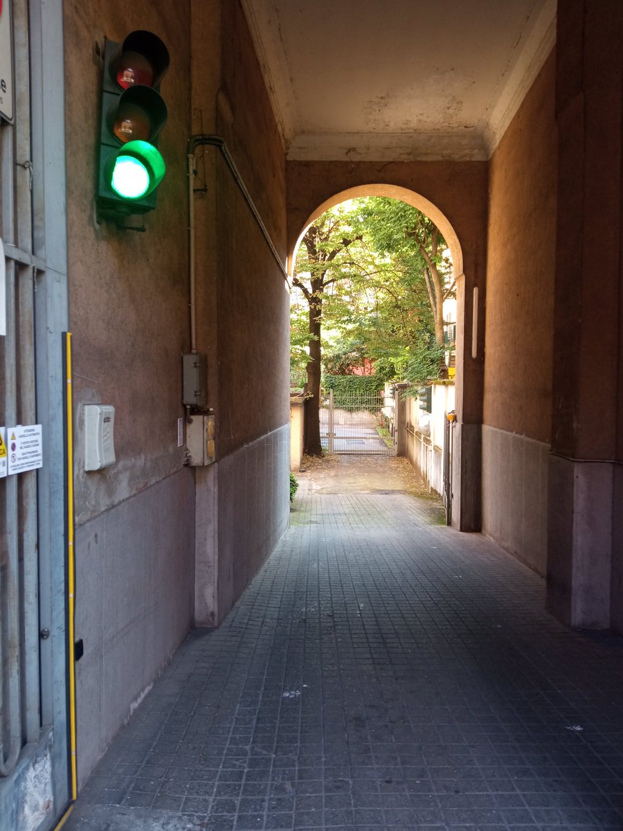 grazianig's tweet photo. androni carrabili #Milano #androni https://t.co/DtFQNtO3YF