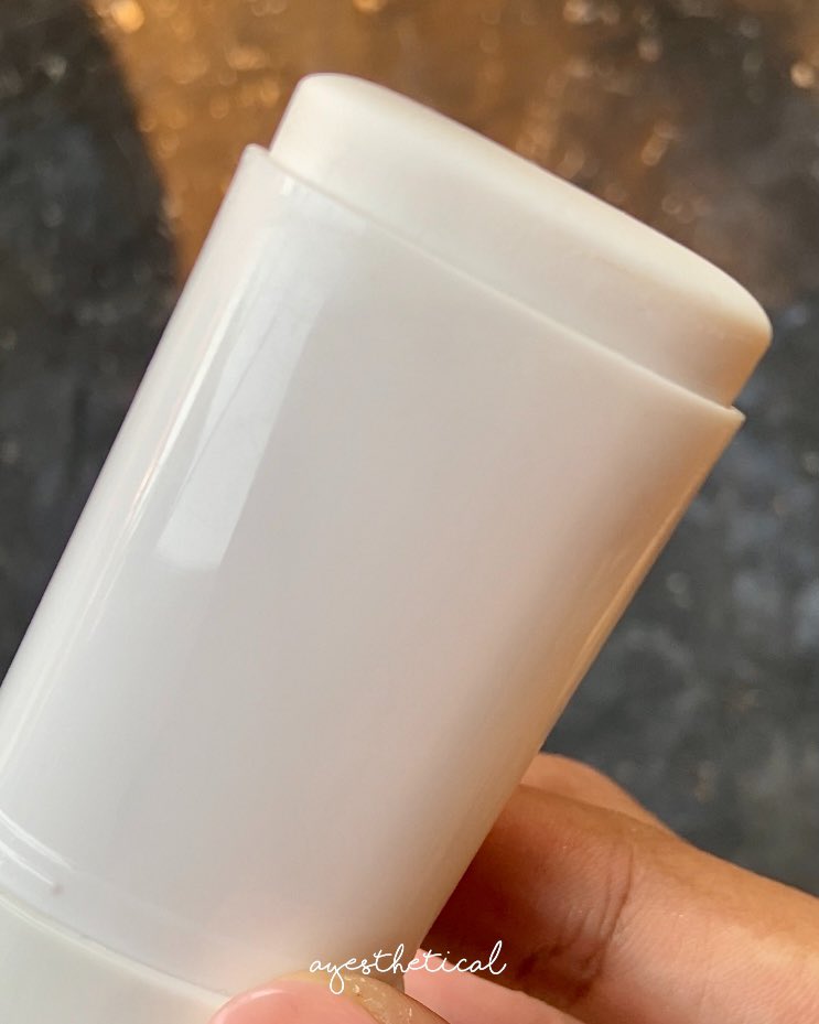 ayesthetical's tweet photo. In 2023, I'm living on my praktisch lifeee🫶🏻🫶🏻🫶🏻
Found myself match and enjoy with this Mineral Sun Stick from @BentonCosmetic
A total game changer‼️
#racuninskincare #sunstick https://t.co/0FzbI7P38F