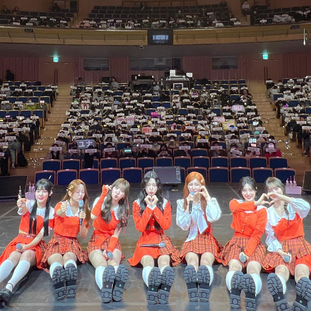 csn7272's tweet photo. [📸]
230612 │ 첫사랑(CSR)  Instagram

♡   첫사랑 (CSR) 

 🧡 #CSR_DELIGHT 🧡

“마음이들과 함께 한 빛의 여정✨”

# 첫사랑 # CSR # DELIGHT # 빛을따라서 # Shining_Bright

:: https://t.co/LQn3pWVU61

#첫사랑 #CSR #Shining_Bright https://t.co/RWm0UqiXXU