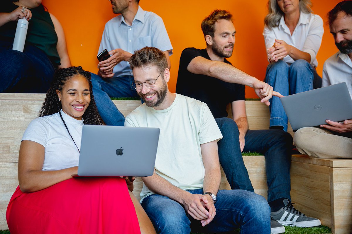 De NVAO kwam afgelopen jaar met een reviewscommissie meermaals op bezoek om onze hogeschool onder de loep te nemen 🔍Resultaat? Een positief oordeel dat de nadruk legt op onze sterke kwaliteitscultuur. 
Check hier het verslag: bit.ly/42uVCfP
