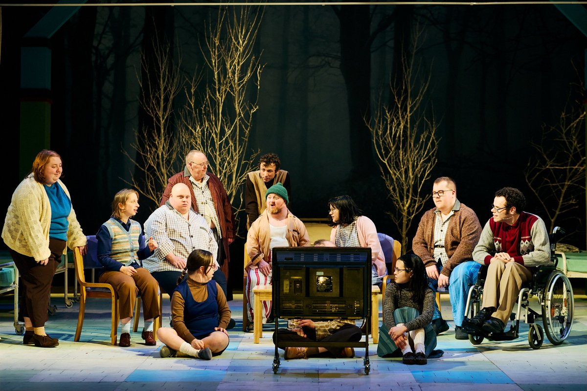 lyceumedinburgh's tweet photo. Waking up to the @catsawards🤩Congratulations to all the nominees, winners, and everyone involved in each tremendous production!
🌟Best Design-Macbeth (an undoing). A Royal Lyceum Theatre Edinburgh production
✨Best Ensemble-Castle Lennox. A Co-Production with @LungHasTheatre https://t.co/StnEeMEh4f
