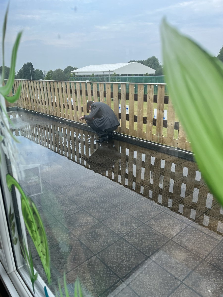 SENDSCOPE's tweet photo. Thank you Mr Hayes @SFX1842 for getting stuck in this morning and sorting our flood out! 🌈
#Headteacherproblems https://t.co/e62Kn1JezY