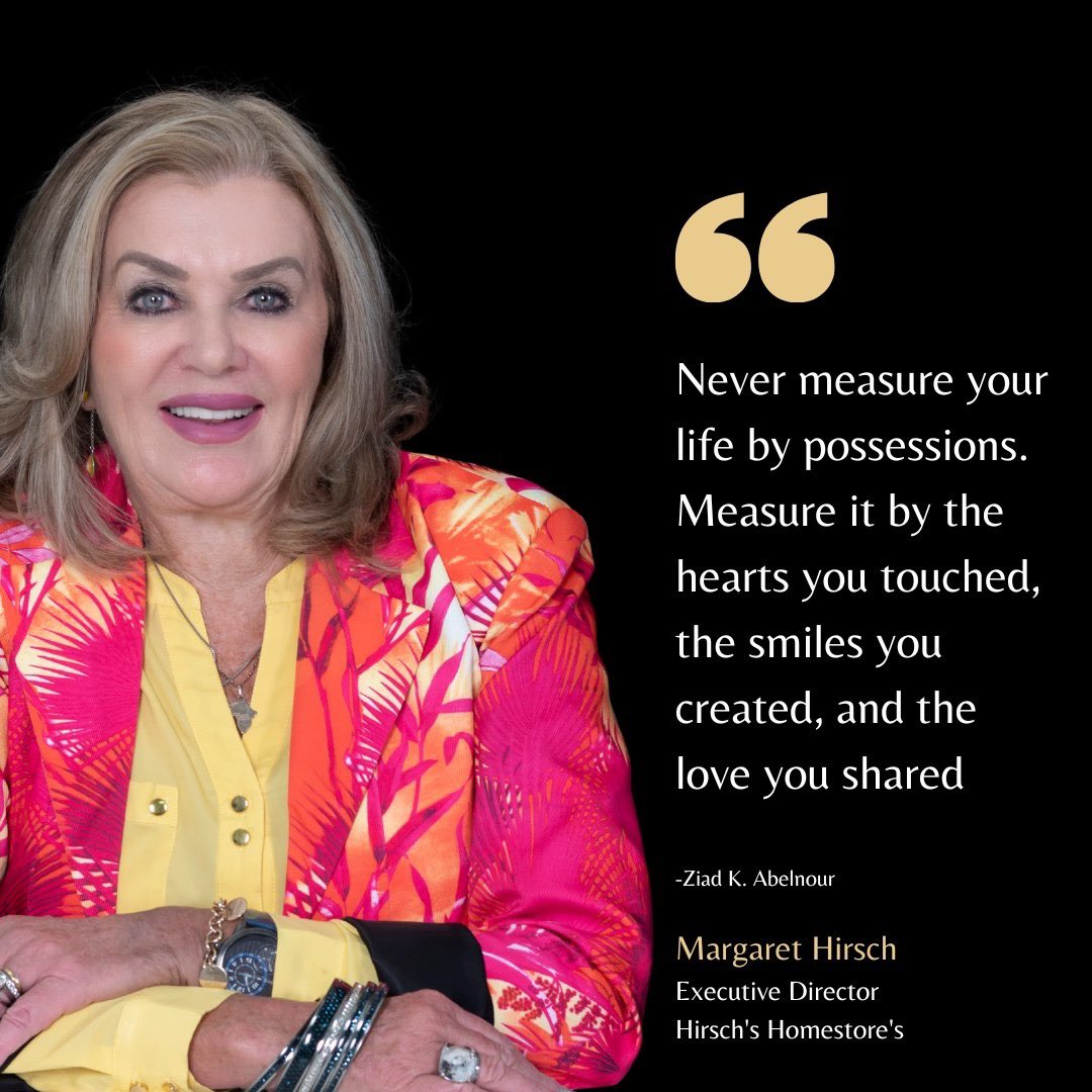 “Never measure your life by possessions. Measure it by the hearts you touched, the smiles you created, and the love you shared.”

#MondayMotivation #QuoteOfTheDay