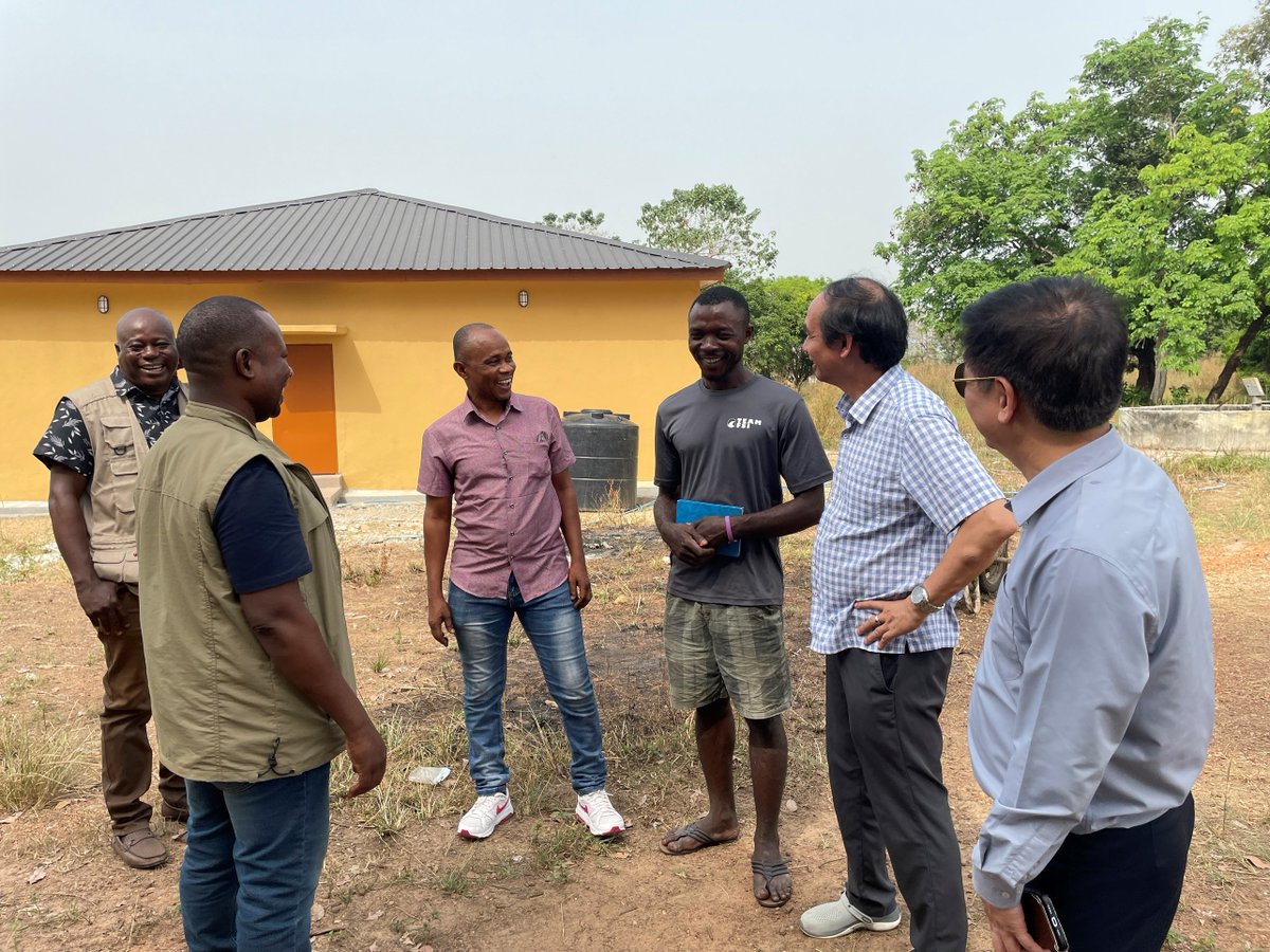 FAOVietNam's tweet image. Sierra Leone, FAO and Viet Nam 🇻🇳 signed a South-South and Triangular Cooperation #SSTC agreement on developing the rice sector. Read more
👉bit.ly/3P3oJ6R
The delegation of MARD visited and worked on project document in Sierra Leone from February 2023
#SSC