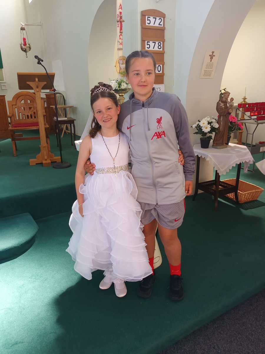 amyhaddley's tweet photo. My Josie on her special day! She had a fantastic time x @MrMPhillips01 @mrs https://t.co/SX3BmAIvm2