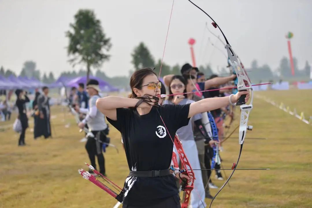 Yanchengcity's tweet photo. The Chinese Dragon Boat Race and Jiangsu Archery Club League were held at Dayang Bay Ecotourism Scenic Area in Yancheng during the weekend. https://t.co/Xal0iWsGOT