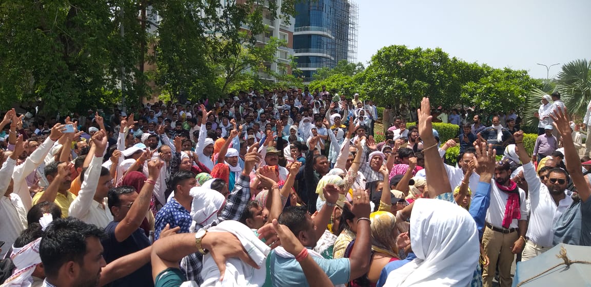 DrRawatBalram's tweet photo. इस #वक्त की #बड़ी_खबर_महासंघ के #प्रदेश_अध्यक्ष_राजसिंह जी को #सचिवालय में #वार्ता के लिए बुलाया गया हैं
@ashokgehlot51 @akhilarora93 @1stIndiaNews @DRathore_INC @DrRawatBalram @INCIndia @JA2018official @LDC3600 @News18Rajasthan @zeerajasthan_ @RajGovOfficial https://t.co/4wUauGmPpG