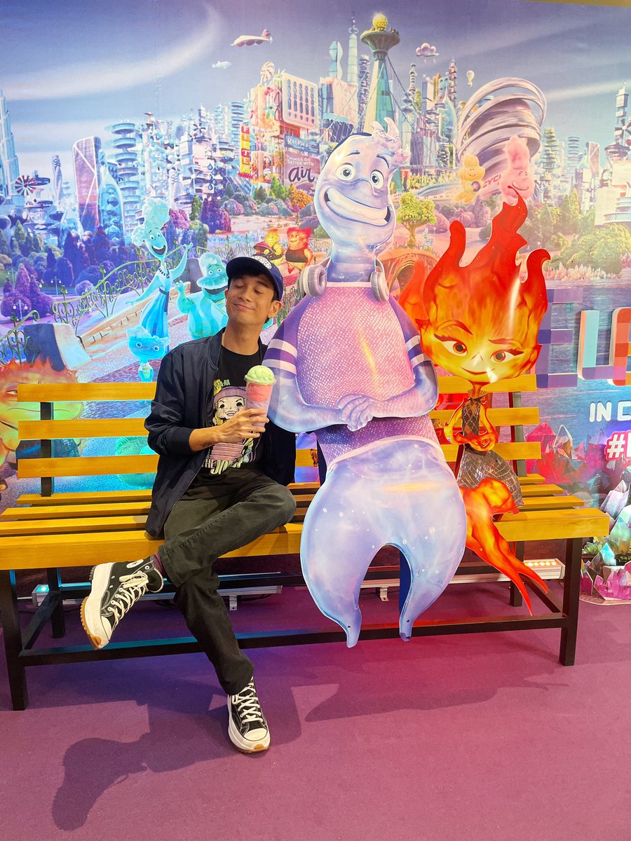 Okay I loved this movie so much??? If you got a soft spot for rom coms (and chemistry puns 🤣) like i do, you'll def enjoy #Elemental . I teared up like 2.5 times. Pixar's still got it ❤️‍🔥 Also where can I find an Ember irl???? Asking for a friend... 
<a href="/DisneyStudiosPH/">Disney Studios Philippines</a> #elementalph