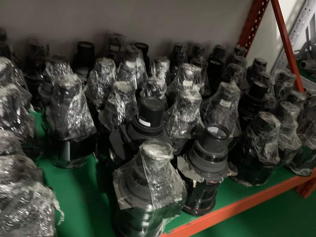 Wuxiaozu_CHINA's tweet image. Look how many projector lenses we have. Does your projector have a lens?
BARCO 0.69 0.98 1.2/1.38 
Christie 0.69 0.98 1.2/1.38
NEC 0.69 0.98 1.2/1.38
#projectorLens #BARCO #Christie #NEC ＃Focalsegment #lens