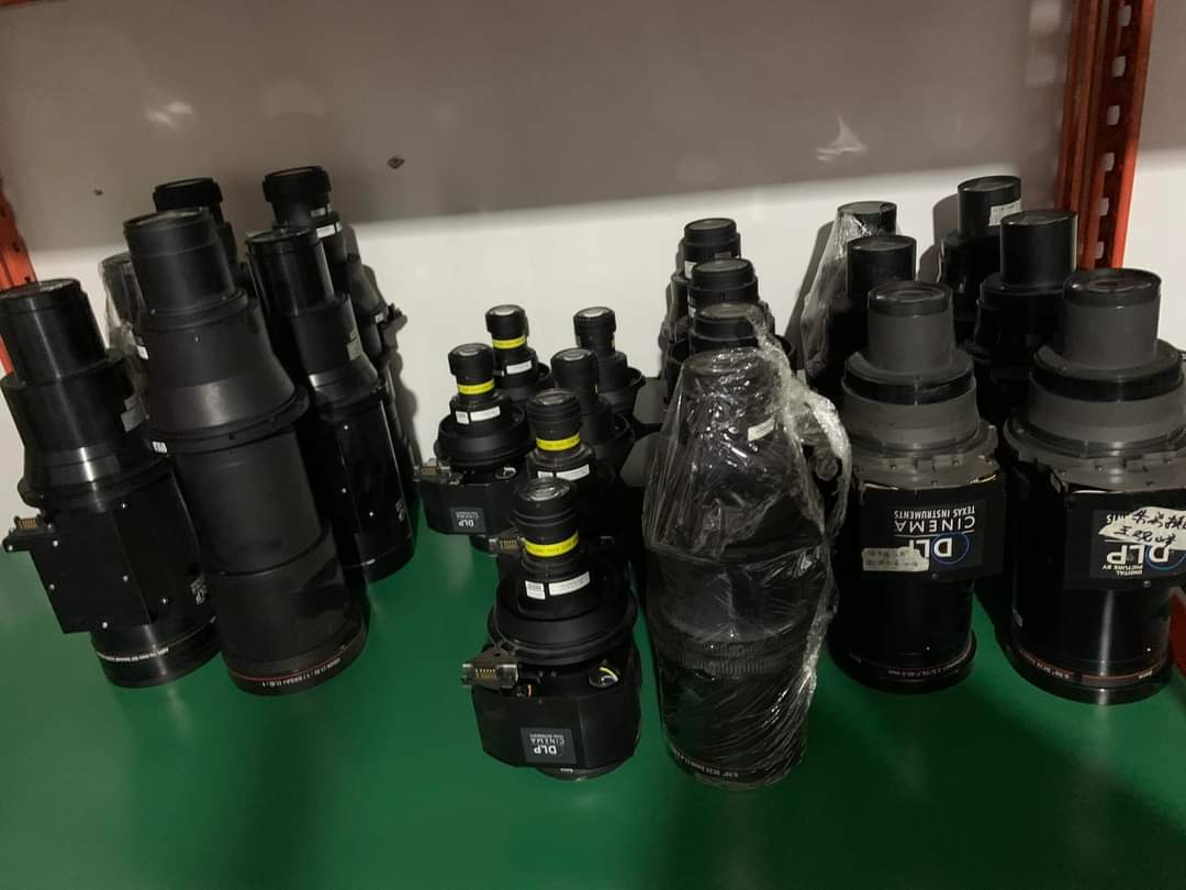 Wuxiaozu_CHINA's tweet image. Look how many projector lenses we have. Does your projector have a lens?
BARCO 0.69 0.98 1.2/1.38 
Christie 0.69 0.98 1.2/1.38
NEC 0.69 0.98 1.2/1.38
#projectorLens #BARCO #Christie #NEC ＃Focalsegment #lens