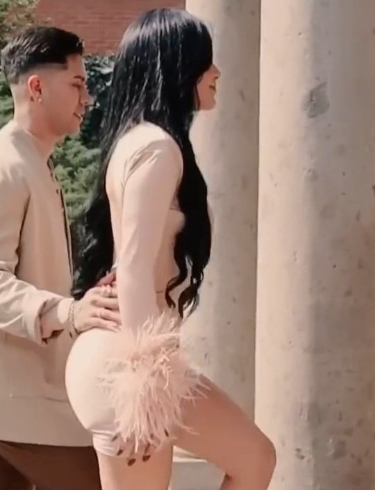 _EMl____'s tweet photo. @iconicckl @TORMENTAZk Tu lo has dicho - SE INTERESABAN-

Porque HOY el único que factura con el nombre y cuerpo🤰🏻💉👄 de Kim Loaiza es su dueño legal y manager: El Panochas
Gracias a su ETERNO CONTRATO la cornuda JAMÁS puede abrir la boca si ese naco resentido no le da permiso.
NO ES BURLA, ES KARMA😘 https://t.co/wio7IaKgli