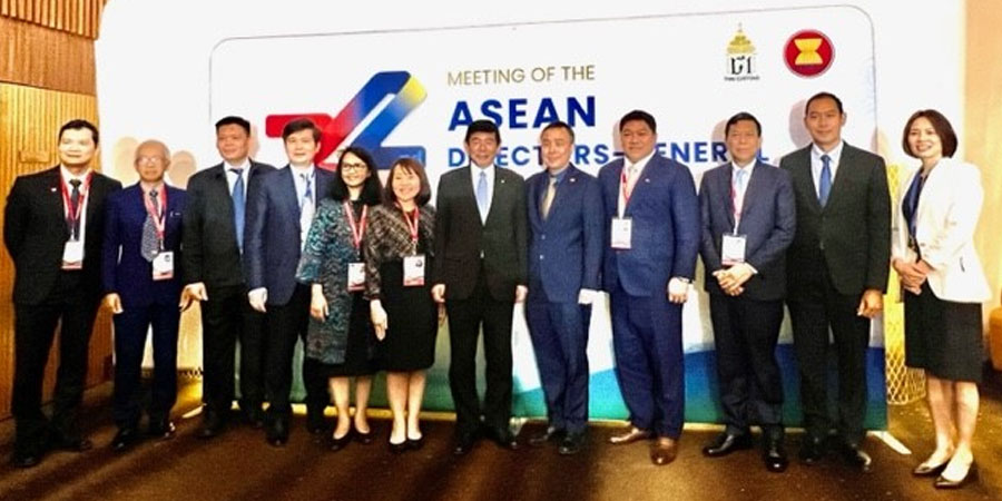 WCO_OMD's tweet photo. 12th ASEAN - WCO Consultation and visit to Thai Customs πΉπ
β‘οΈ https://t.co/0vLAzfzI3x
#WCO #Customs #GreenCustoms #DataStrategy #ContainerControlProgramme #CCP #WCOScholarship #CustomsModernization @ASEAN https://t.co/SOGOfQEHne