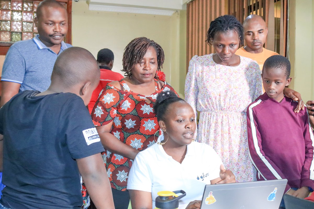 digifunzi's tweet image. At @Digifunzi, we keep parents in the loop. 
They stay up-to-date on their child&apos;s learning progress and see the Coding projects their kids have created.

Check out our photos and sign up for our next cohort!

#Coding #kidscode #code 
#MondayMotivation  #HappyNewWeek #Museveni