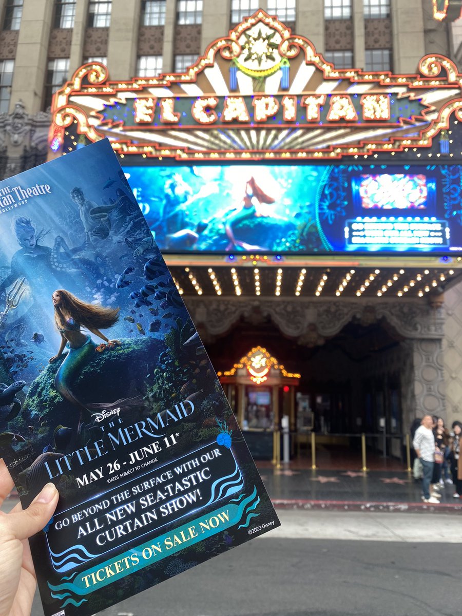 tkmyhr's tweet photo. 今日は実写版リトル・マーメイドをEL CAPTAIN THEATREというディズニー専門のシアターで鑑賞🧜‍♀️

上映開始までの間オルガンの生演奏でディズニーメドレーが流れ続けていて、前座のとっても素敵な演出も撮影可能🫣💓

エンタメを全身で感じられた素晴らしい体験でした🥰

ミッキープレッツェルが可愛い🥹 https://t.co/3XJoQs7f5W