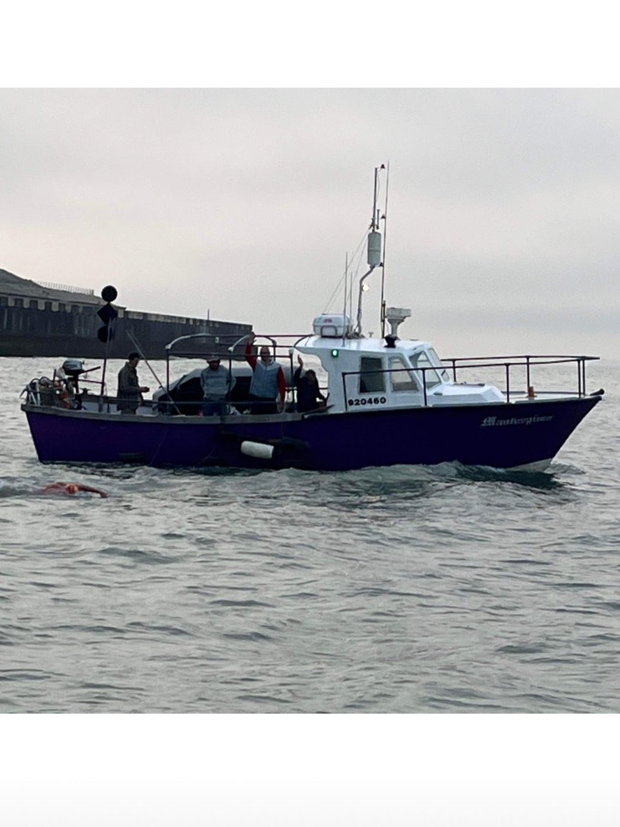 MasterpieceCha2's tweet image. Out again with Rufus. Doing good. Masterpiece charters #@swim the channel