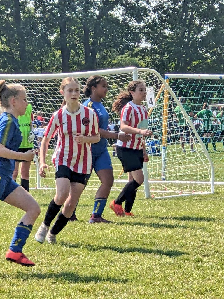The u12s did their first summer gala on Saturday and made it through to the semi-final round. They gave a great fight in the heat and had lots of fun!