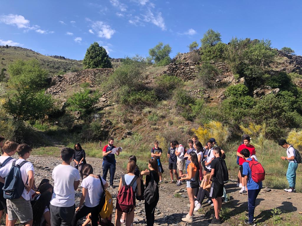 🧗Nuestros alumnos de 3.ºESO van a la  #pedriza⛰️
Nos atrevemos a caminar y a mucho más por la Pedri.

#atréveteacaminar #escalada #rocódromo #educación #naturaleza