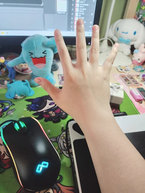 Art & Artist's hand