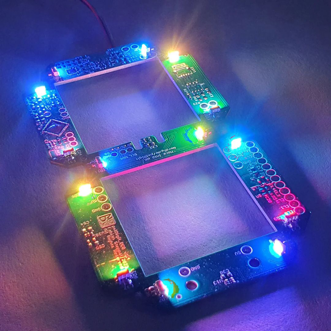 PCBWayOfficial's tweet image. On the pictures you can see the first test of the #pxlDigit PCB based on an #ESP32 Pico. Two SK1612 side leds are used to illuminate a segment.

😍Thanks to @nerdiyde &apos;s continuous innovative design.
@PCBWayOfficial will accompany you every step of the way!