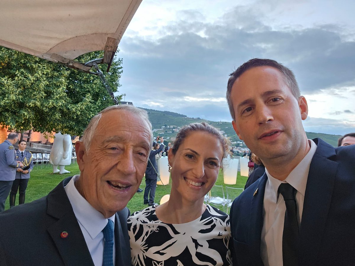 ShapiraDor's tweet photo. We spent a great weekend in Peso de Régua to celebrate #Portugalday, hosted by the President of 🇵🇹
--
Passámos um fim-de-semana maravilhoso no Peso da Régua celebrando o Dia de Portugal, a convite do Presidente da República Portuguesa 🇵🇹 https://t.co/AVXfqnVoRG