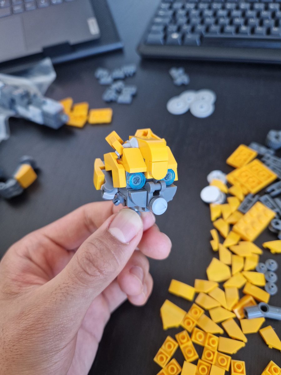 Bumblebee 60% 
.
.
.
#Transformers #LEGO #레고 #レゴ #AFOL