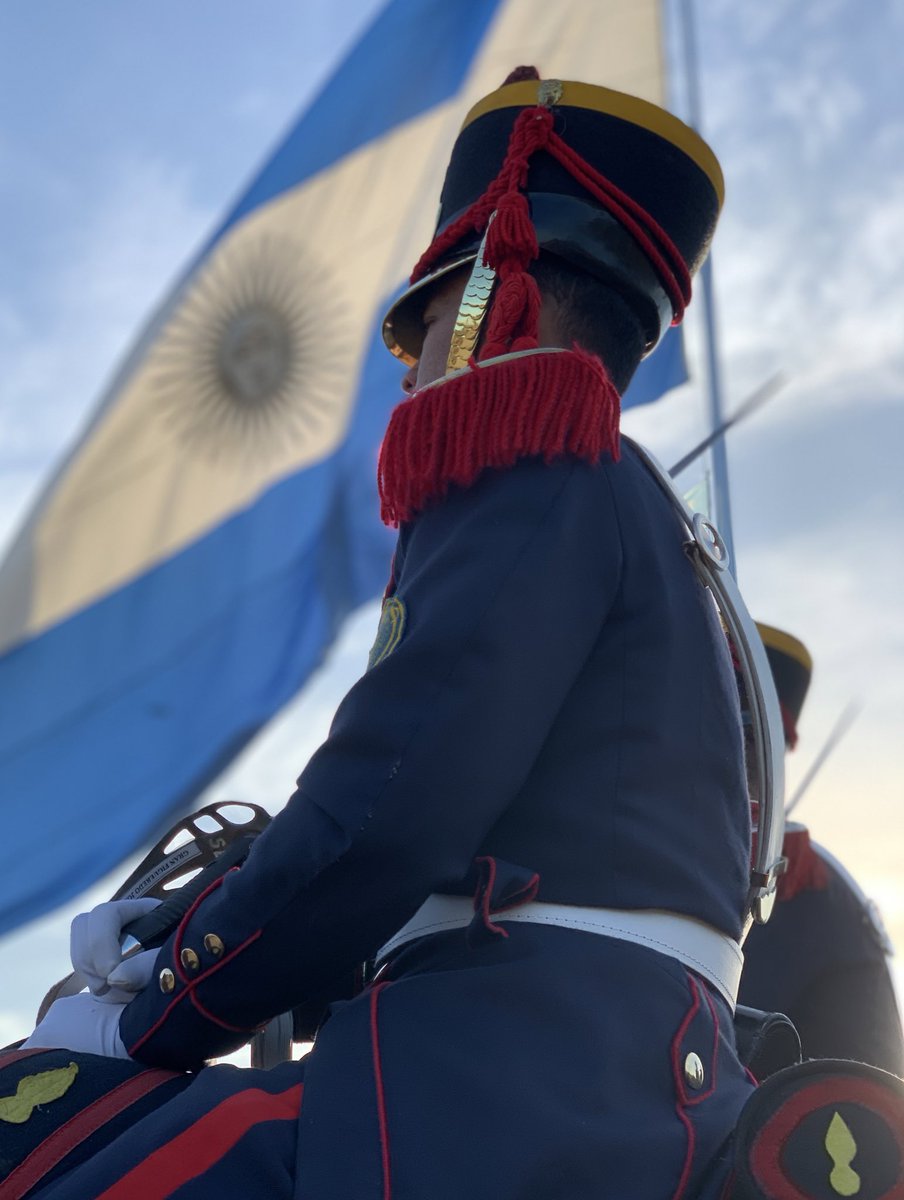 ¡Buen lunes para todos y un excelente comienzo de semana!  🇦🇷🐴 #BuenLunes #FelizLunes #HerederosDelLibertador #UnRegimientoConHistoria #SomosHistoriaViva #Granaderos