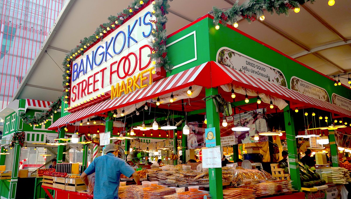 junxniina's tweet photo. Bangkok's street food market ๐ The decor looks like Christmas is coming, isn't it? Haha!
โถ๏ธhttps://t.co/tvK29Nr7W9
#Bangkok #streetfoodmarket #Thaifood #streetfood #Bangkokstreetfoodmarket https://t.co/7SadjBcU6L