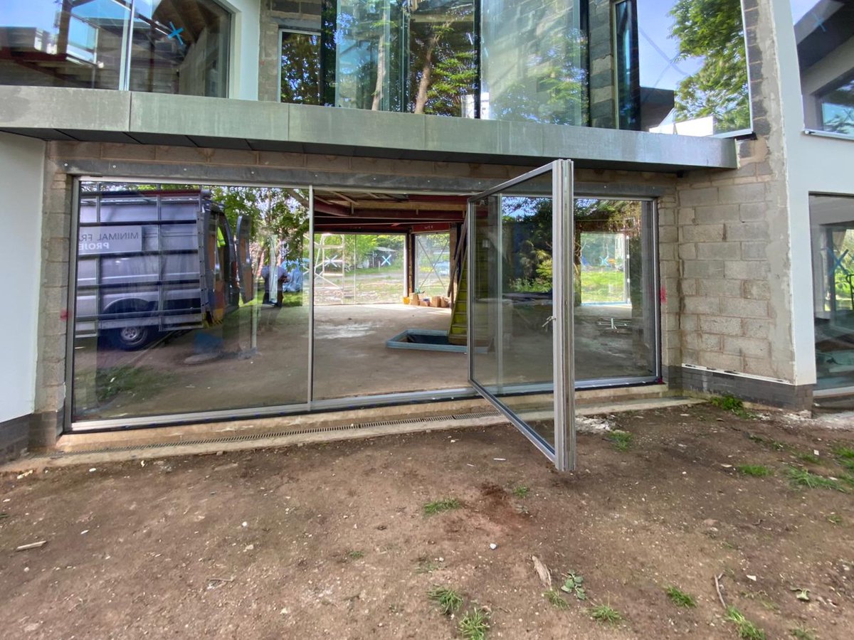 mfpukltd's tweet photo. Our External #PivotDoor System is a great modern alternative to sliding or bifold doors, made with a minimal aluminium frame that can accommodate glass panels up to 12m wide, with a customisable pivot position.
#interiordesign #window #structuralglass #homeinspo https://t.co/d0fbYPLqy2