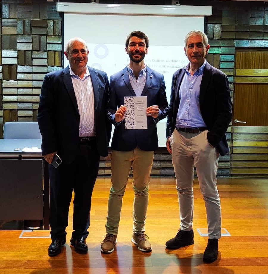 👏¡Felicidades al nuevo doctor! 

El pasado viernes, Raúl Rodríguez Escobedo, del grupo <a href="/endo_ispa/">ENDO_ISPA</a> defendió su Tesis en la Universidad de Oviedo.

Puedes leer un resumen de su trabajo en nuestra web 👉ispa-finba.es/una-radiografi…