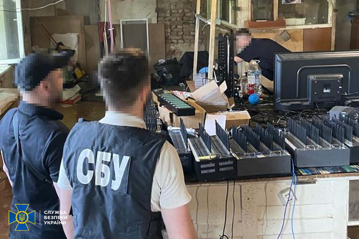 🇺🇦SBU takes down bot farm in Vinnytsia, dismantling up to 500 fake accounts used to amplify Kremlin narratives daily

These fake accounts were used to spread pro-Kremlin propaganda on topics such as the situation on the frontline and Ukraine's socio-political climate