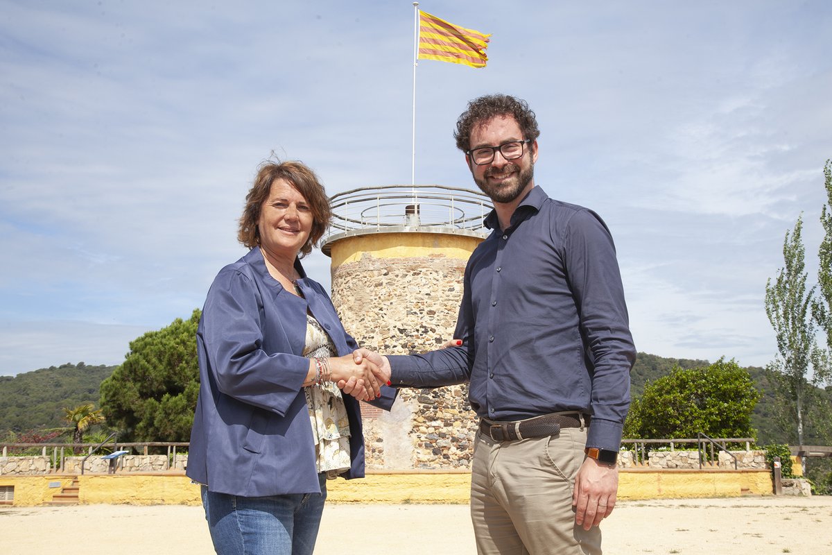OnaMalgrat's tweet photo. 𝗔𝗰𝗼𝗿𝗱 𝗱𝗲 𝗴𝗼𝘃𝗲𝗿𝗻 | PSC i MeM signen un acord pel mandat 2023-2027

Les dues formacions polítiques han expressat a través d'un comunicat conjunt que el pacte vol "garantir un govern estable pel municipi" durant els propers quatre anys

+ info 👇
https://t.co/pFP1oHAwMq https://t.co/lj1nqHlt12
