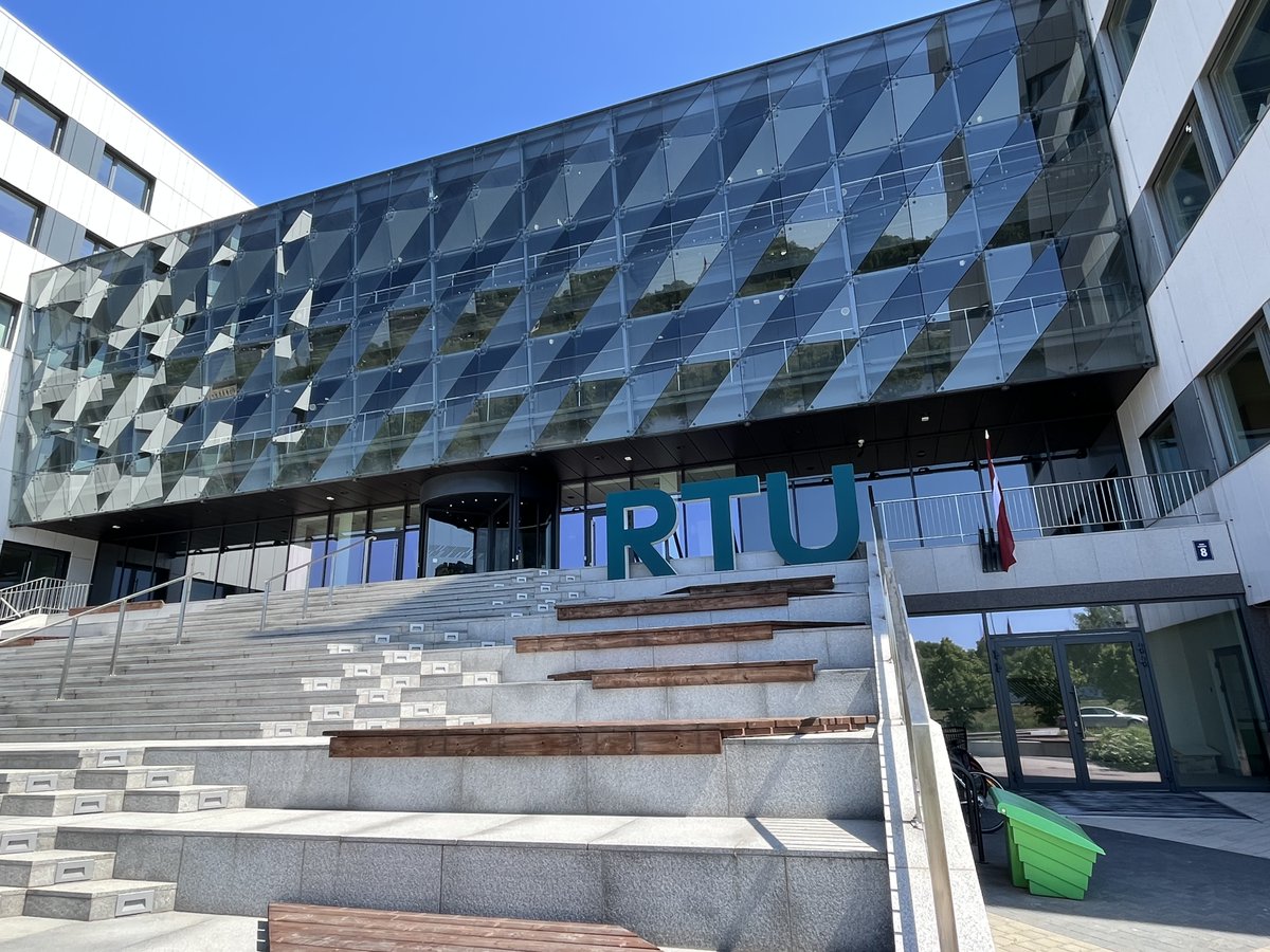 H2Latvia's tweet photo. Enhancing ones knowledge is always valuable, especially in the area of renewable energy and offshore wind. On June 8, we took part in the intensive in-person course "Offshore Wind Energy" which took place at @RTU_LV in Riga (Latvia).
#offshorewind #greenhydrogen #h2latvia #newh https://t.co/2GOwAZMYl2