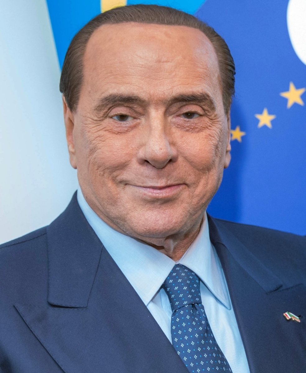 MaryEle86's tweet photo. Oggi, l'Italia piange un leader indiscusso dello scenario politico italiano e internazionale. 
Buon viaggio #cavaliere https://t.co/IEgeAHnsEi