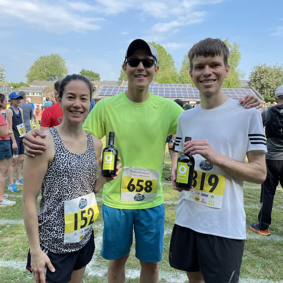 ogglio's tweet photo. It was a pleasure to sponsor @runjericho and to hand out 100 bottles to the lovely runners 🏃♂️🏃♀️ 🏃
If you’re not a runner but love olive oil there’s still a mega offer waiting for you: https://t.co/uhaMhUfpwR 😉
#RunJericho #ogglio #Oxford #Oxfordshire #RunBritain https://t.co/TKlGx4ksRC