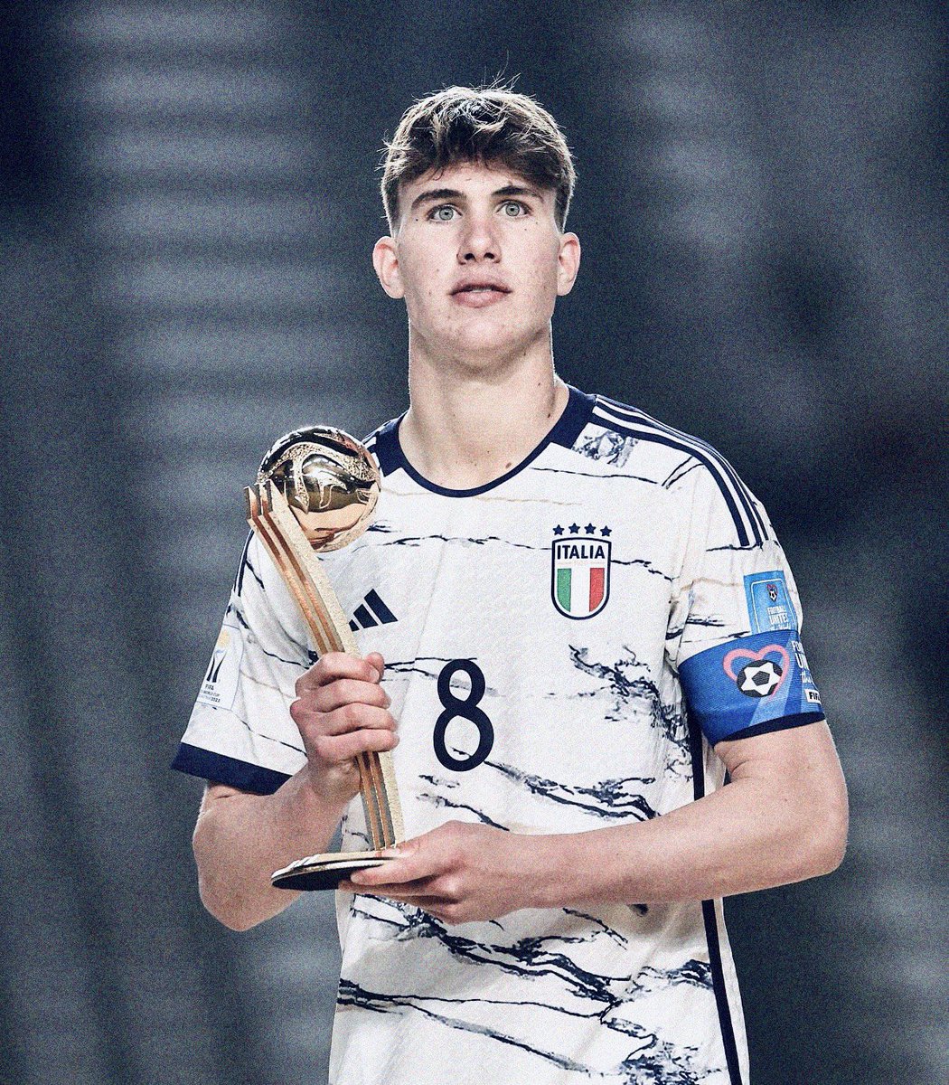 I'm curious to see how Pochettino will integrate this kid into the first team.