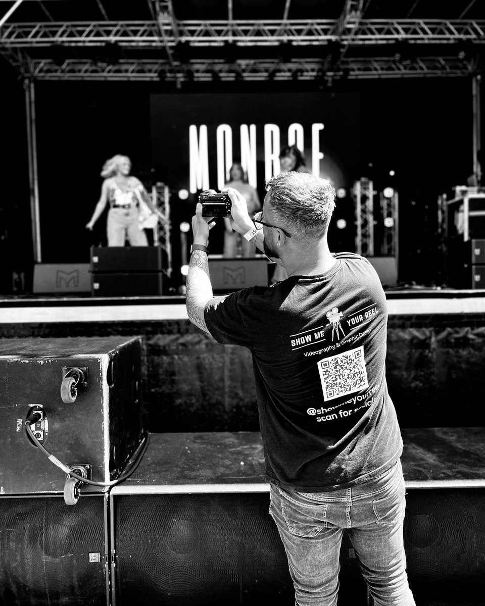 The bookings keep coming in! 🤩 
Don’t miss out if your in need of a videographer for any project. Get in touch and let’s work! 🫡
.
#SMYR😎🎥
.
#videography #smallbusiness #Retweet #festival #filming #viral #sony #camera #content #contentcreator #promo #reels #reelviral