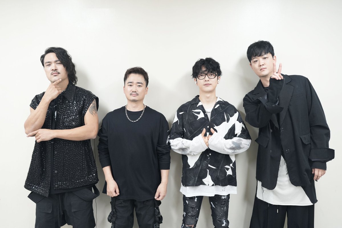 국카스텐이 참여한 메이플스토리의 새로운 영웅 테마송 <Crack>이 조금 전 6시에 각종 음원사이트를 통해 공개되었습니다!

<Crack>은 "Darkness", "Neo", "Ignition"에 이어 네번째로 메이플스토리와 국카스텐이 함께한 콜라보레이션 음원입니다. 팬 여러분의 많은 관심과 사랑 부탁드립니다 🎤🎵🖤