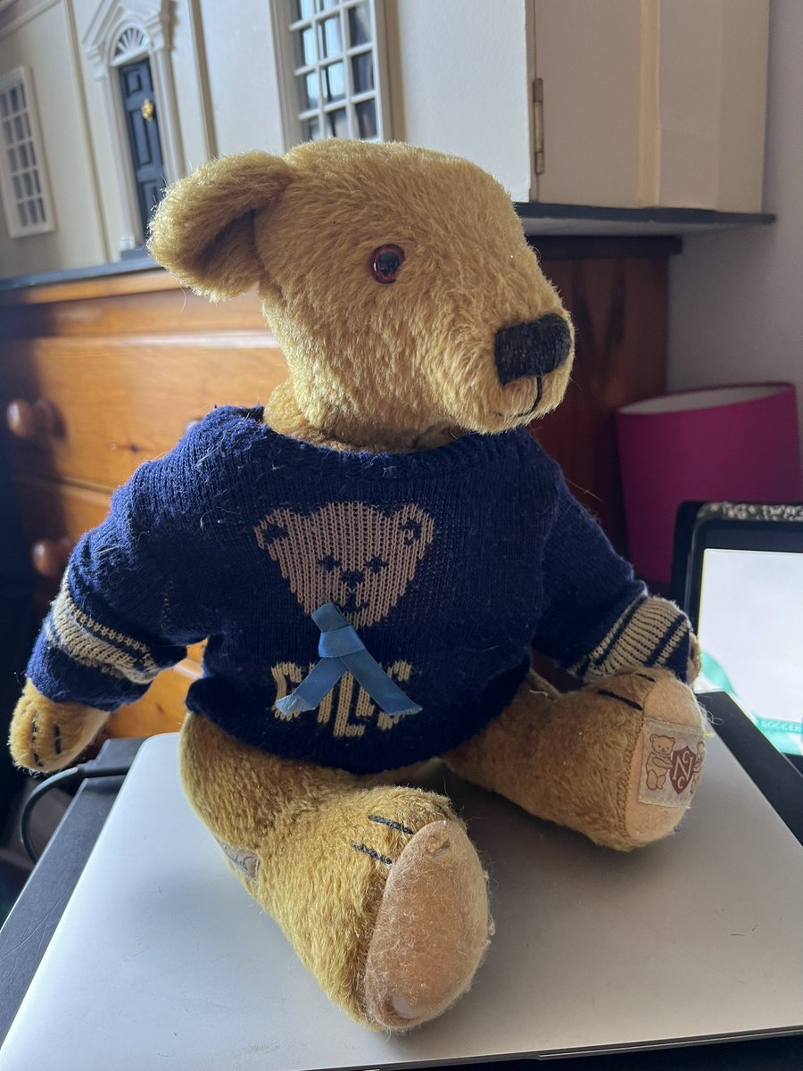 MrsStrongman's tweet photo. Not quite an heirloom but I have had my Gyles bear for over 30 years and I still love him so much ❤️ @thismorning @GylesB1 #thismorning #gylesbrandreth https://t.co/Ai8L1jq9i6