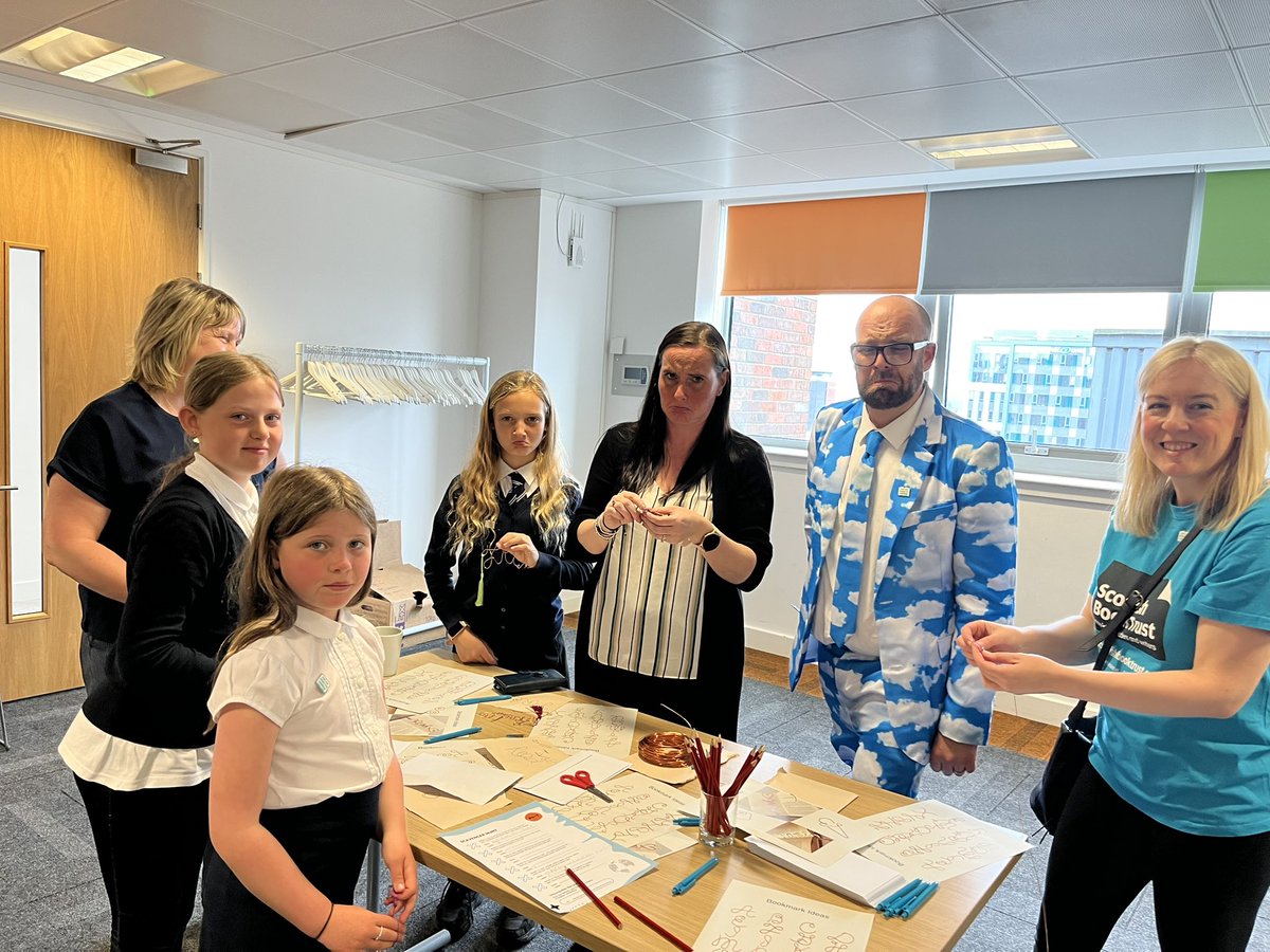 StillMags's tweet photo. Meanwhile weโre making wire book marks- but weโre sad itโs only a one day celebration #FMReadingChallenge @scottishbktrust https://t.co/EWhwS72k1K