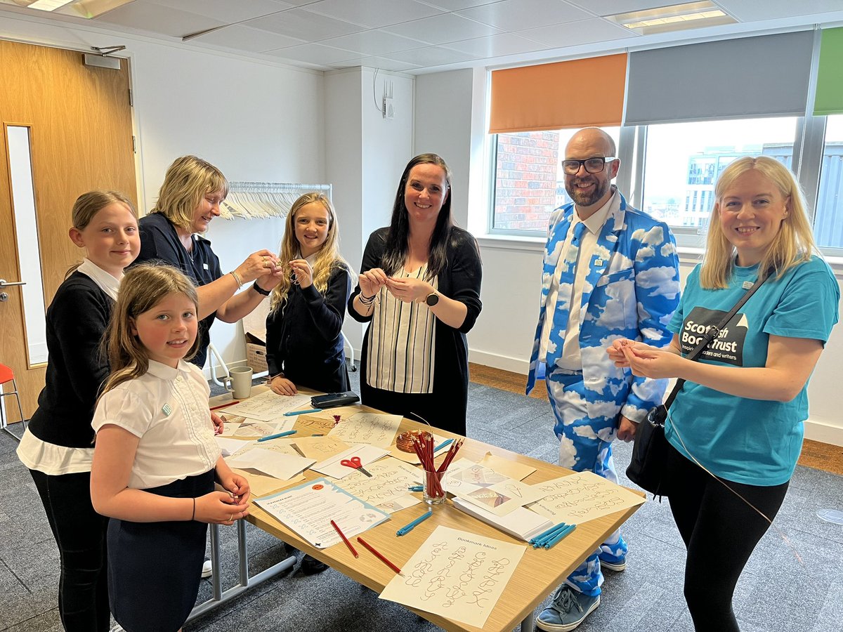 StillMags's tweet photo. Meanwhile weโre making wire book marks- but weโre sad itโs only a one day celebration #FMReadingChallenge @scottishbktrust https://t.co/EWhwS72k1K