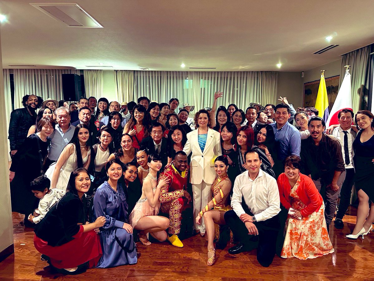 juancagomeza's tweet photo. Colombia destino mundial de salsa 💃
Promocionamos el potencial del turismo de reuniones con la principal asociación, academias, y aliados de la industria de viajes 🇯🇵. Los japoneses se conectaron con la música y bailes para visitar a 🇨🇴 @EmbColombiaJap @PROCOLOMBIACO https://t.co/Hov2OGpHFm