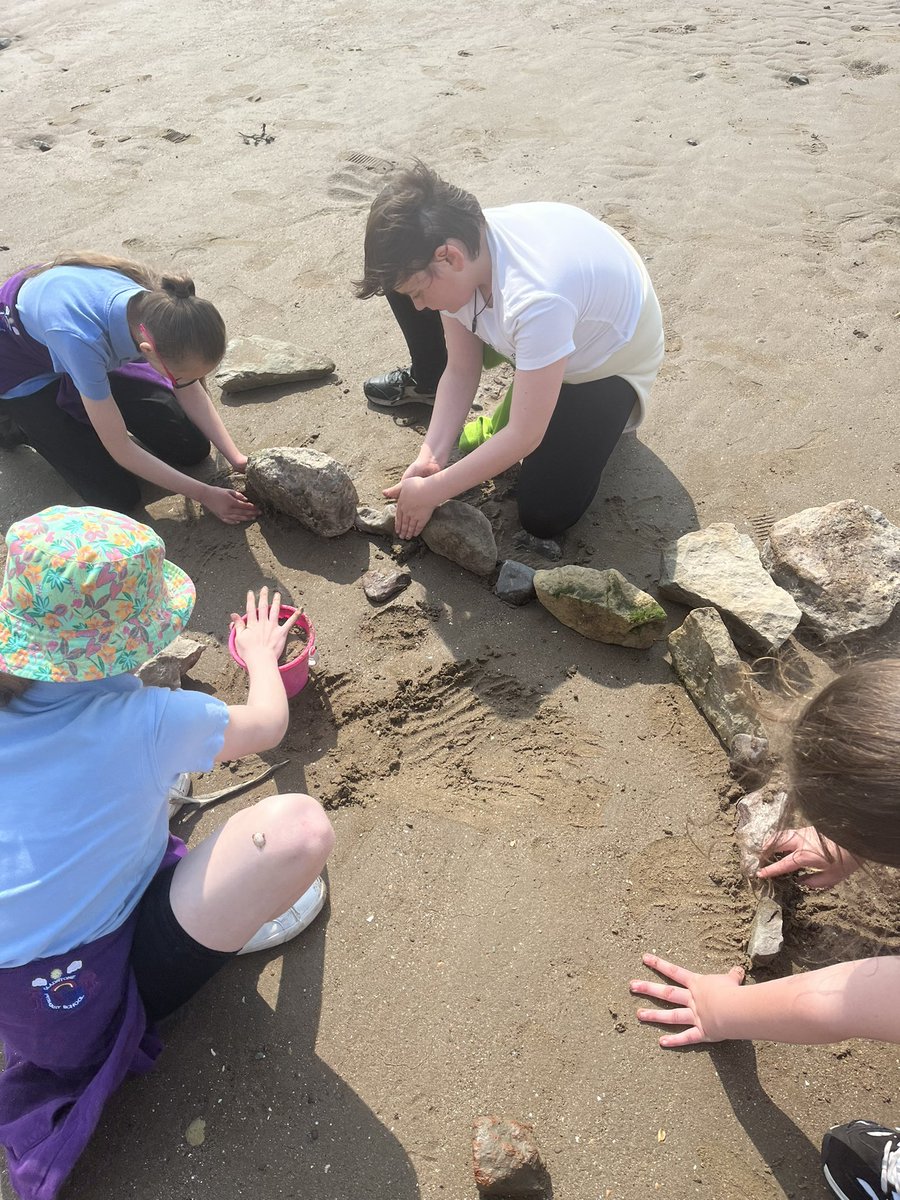 Gladstone Barry tweet media