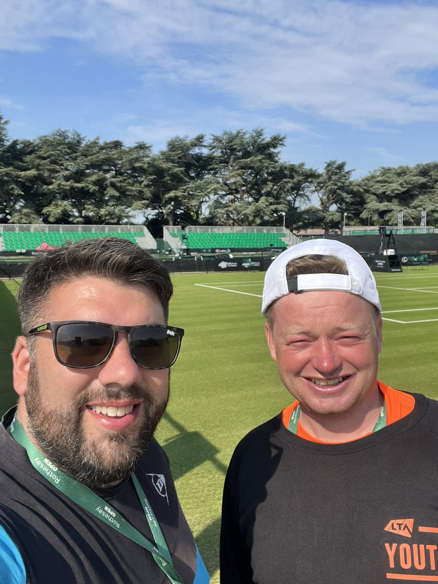 Unforgettable weekend at the #RothesayOpenNottingham! 💯s of families enjoying 🎾, with Martyn Jones and me showcasing wheelchair tennis ♿️. Hats off to Charlie Pick for a stellar 'Come and Try' event 🙌. Top pros in action, roasting weather ☀️, and high spirits all around!