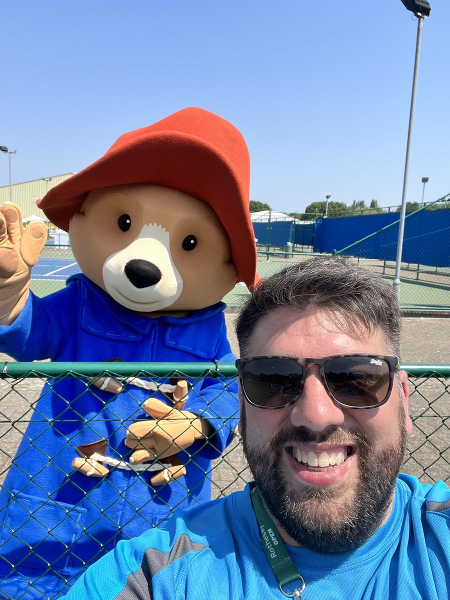 IncTennisExpert's tweet photo. Unforgettable weekend at the #RothesayOpenNottingham! 💯s of families enjoying 🎾, with Martyn Jones and me showcasing wheelchair tennis ♿️. Hats off to Charlie Pick for a stellar 'Come and Try' event 🙌. Top pros in action, roasting weather ��️, and high spirits all around! https://t.co/4u9xajkQbi