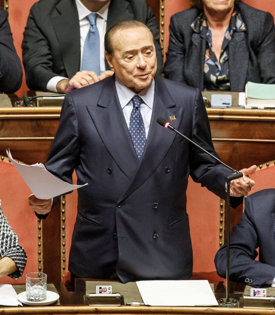 Silvio #Berlusconi (29 settembre 1936 - #12giugno 2023) senato.it/leg/19/BGT/Sch… 📸 Il senatore #Berlusconi in Aula il 26 ottobre 2022 senato.it/japp/bgt/showd…