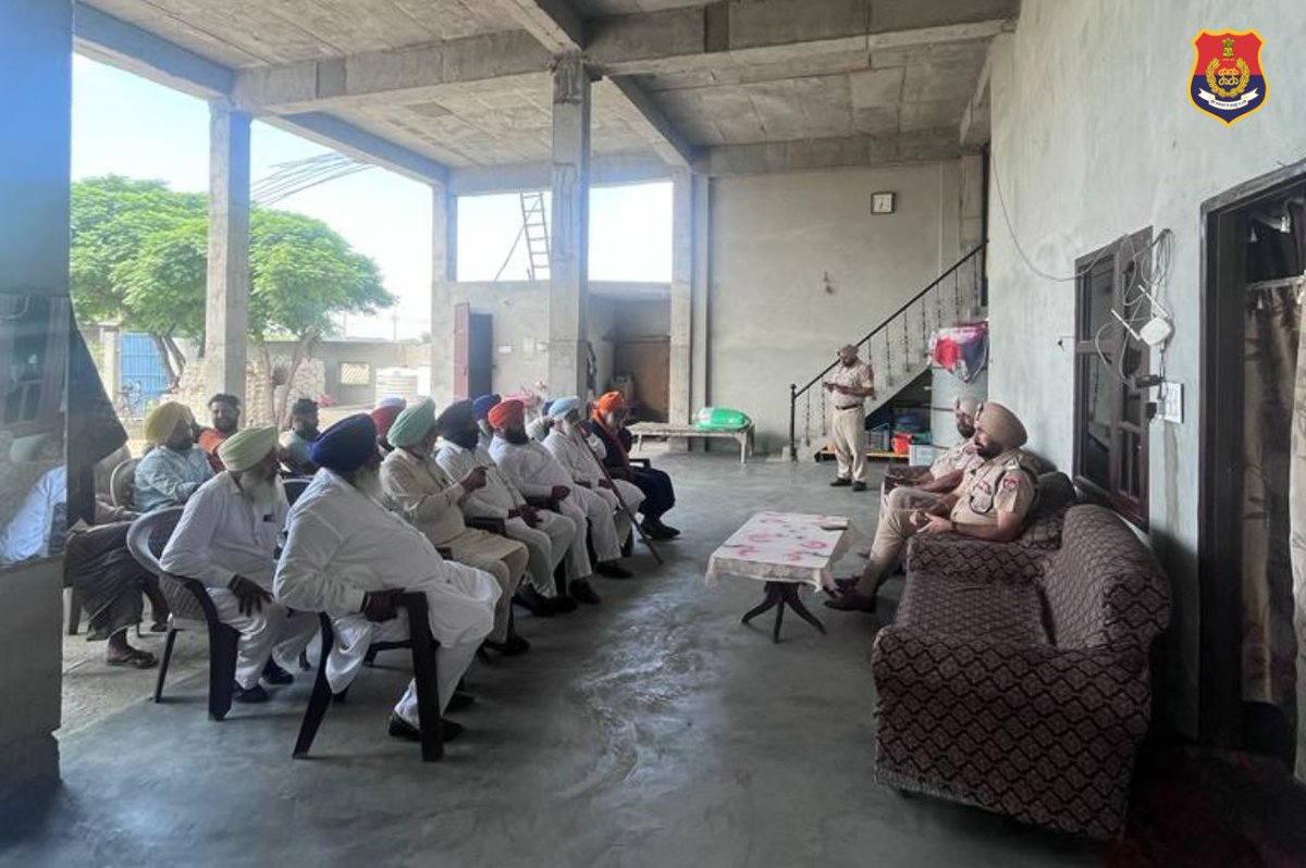 Gurdaspur police conducted a meeting with Gurudwara committee members & gave instructions and briefed them about the security of Gurudwara and also to ensure public safety.

#securityreviewmeeting