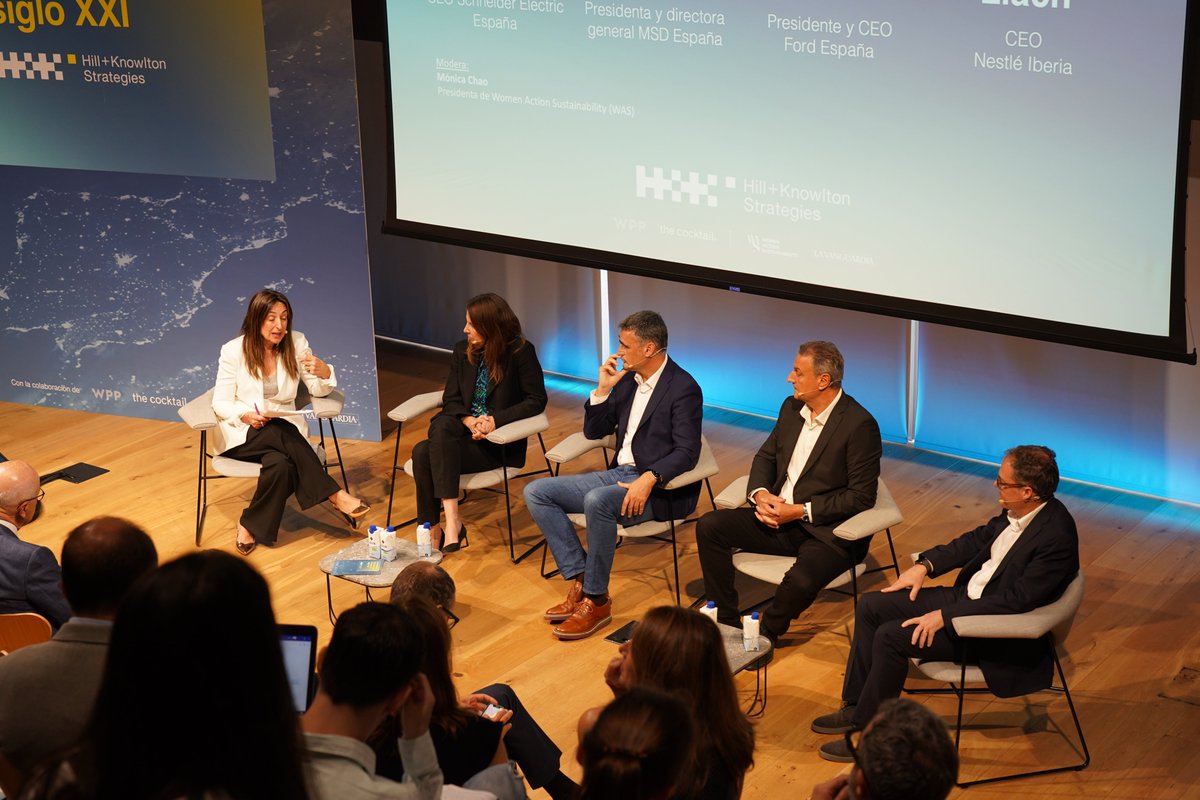 🔴Continúa #EncuentrosHK con la mesa redonda centrada en los retos que plantea el actual contexto político- económico con representantes del mundo empresarial: <a href="/MSDEspana/">MSD España</a>, <a href="/FordSpain/">Ford España</a>, <a href="/SchneiderES/">SchneiderElectric ES</a>, <a href="/Nestle_es/">Nestlé España</a> y Mónica Chao, directora de <a href="/wasaction/">WAS (Women Action Sustainibility)</a>, como moderadora.