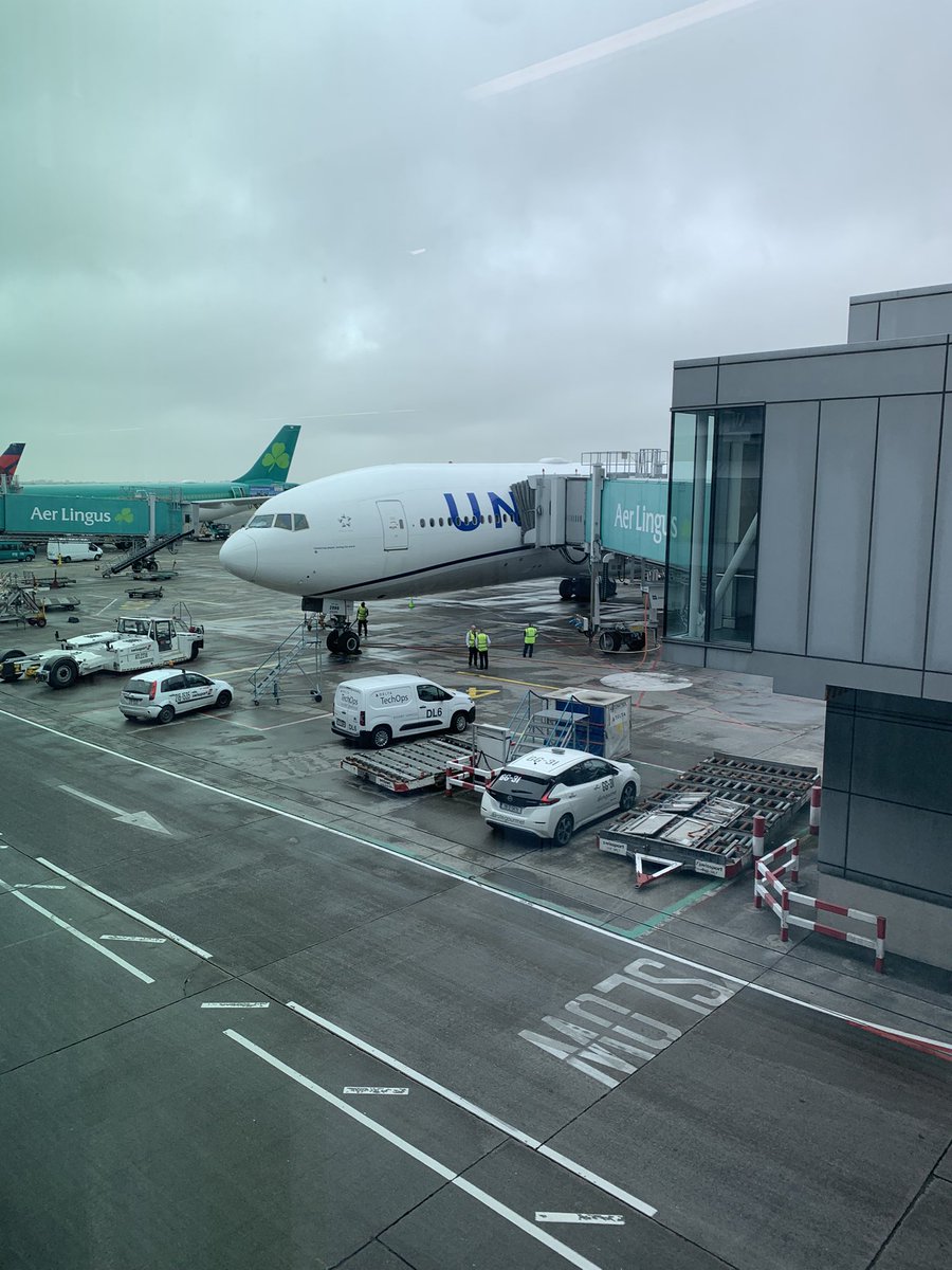 siliconcto's tweet image. It’s that time again, the annual decloak of next-generation AFA technology at #PureAccelerate conference - this year in Vegas. Bigger, faster, more sustainable, more secure - relentless engineering excellence
Starting the journey with a broken VOD movie system, long trip ahead…