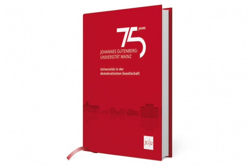 Wem unsere #Festschrift "75 Jahre <a href="/uni_mainz/">Universität Mainz</a>" als gedrucktes Buch zu schwer war, kann nun endlich ohne Zugangsbeschränkung im elektronischen Exemplar schmökern: openscience.ub.uni-mainz.de/handle/20.500.…