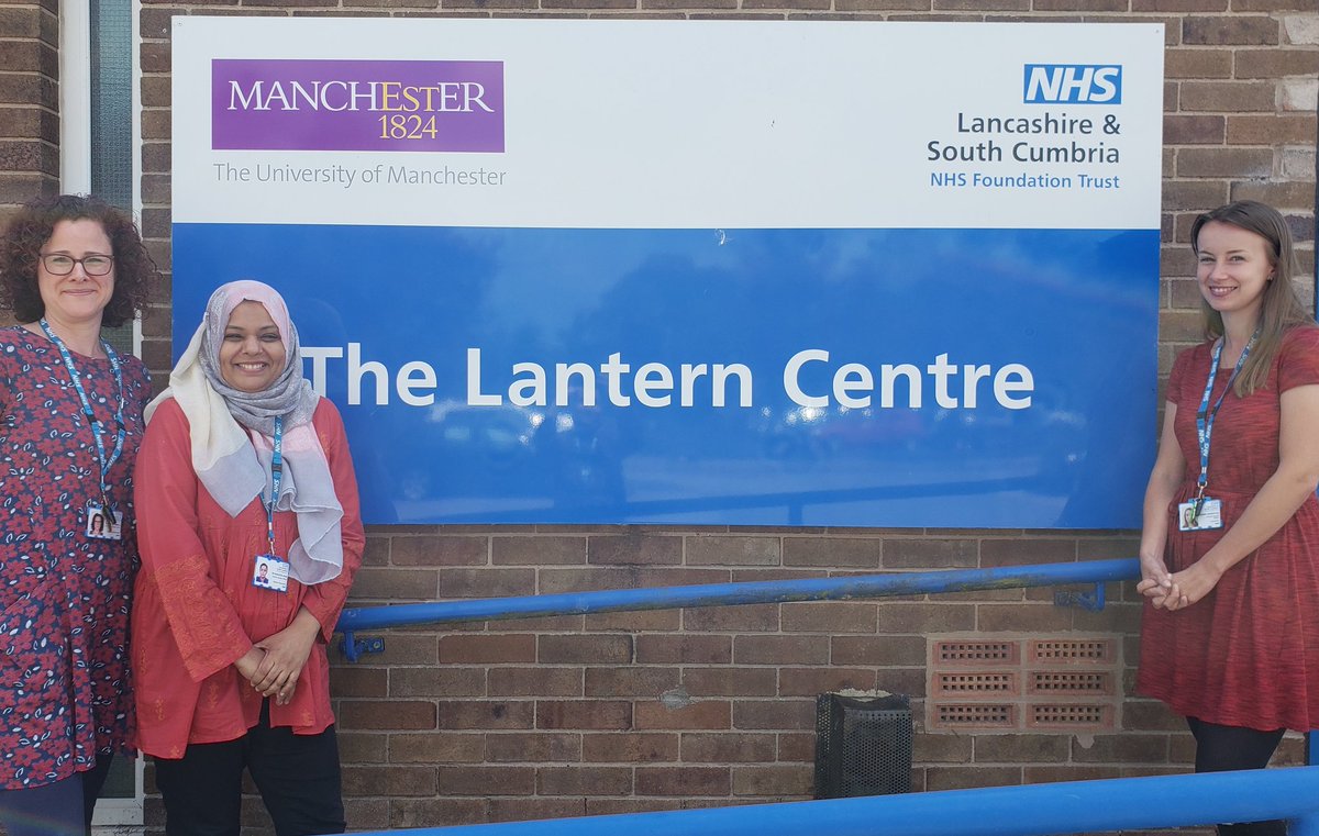 LSCFTResearch's tweet image. Kickstarting our #Red4Research week with some members of our research team this fine Monday morning! 

&quot;Behind every research trial @WeAreLSCFT is a fabulous research team!&quot; 

#GetTheResearchBug
#NHS75